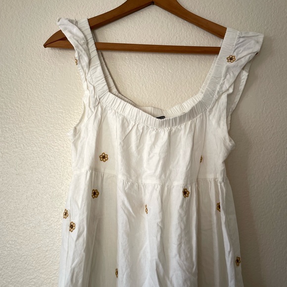 Floral Embroidered Dress - Picture 2 of 6